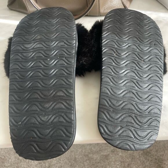 Say the Sun black fluffy raffia slides, size 7/8 - Picture 5 of 5